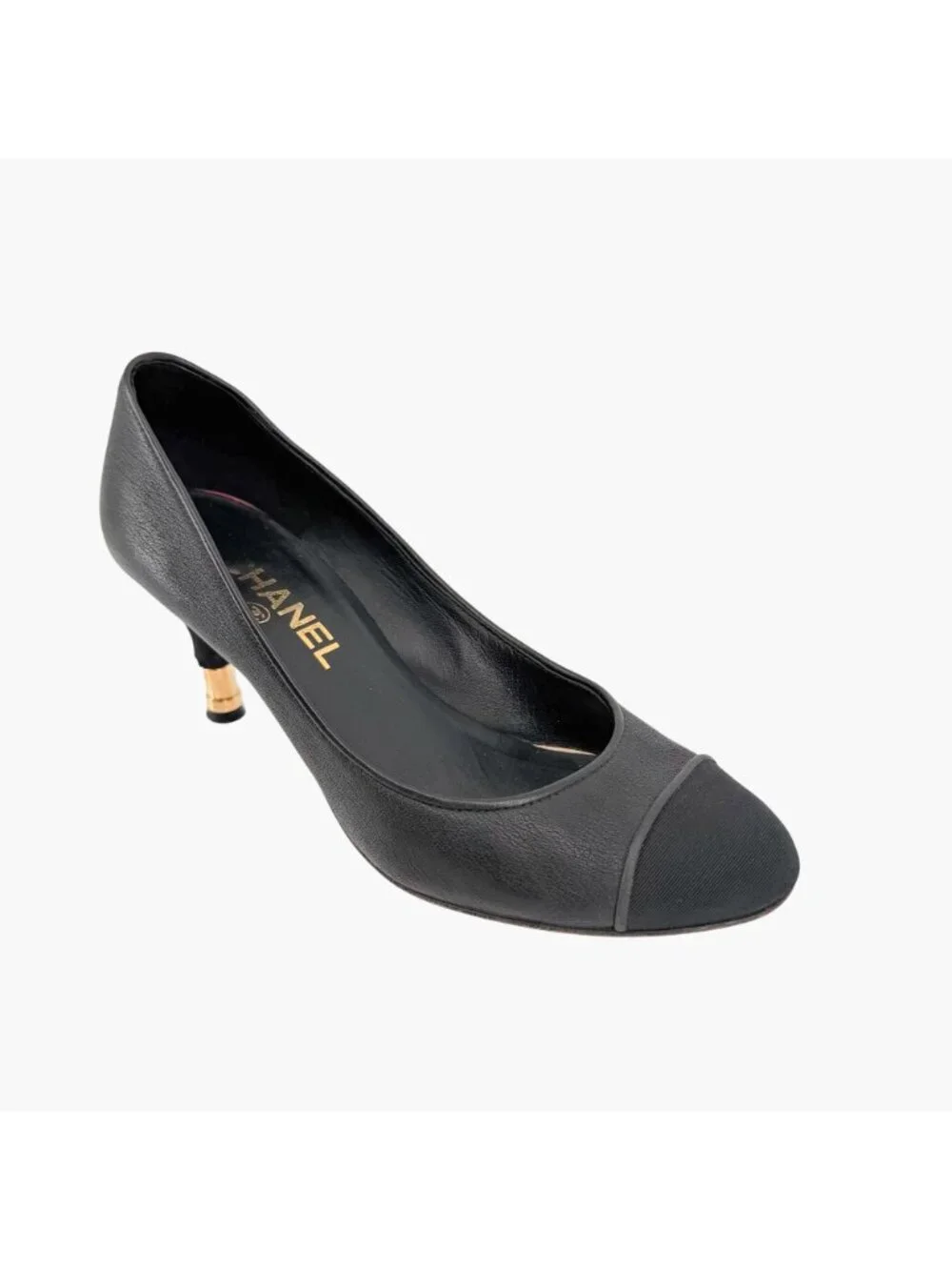 Chanel CC Cap Toe Pumps Heels Black Leather Size 38 US 7-7.5 Women’s